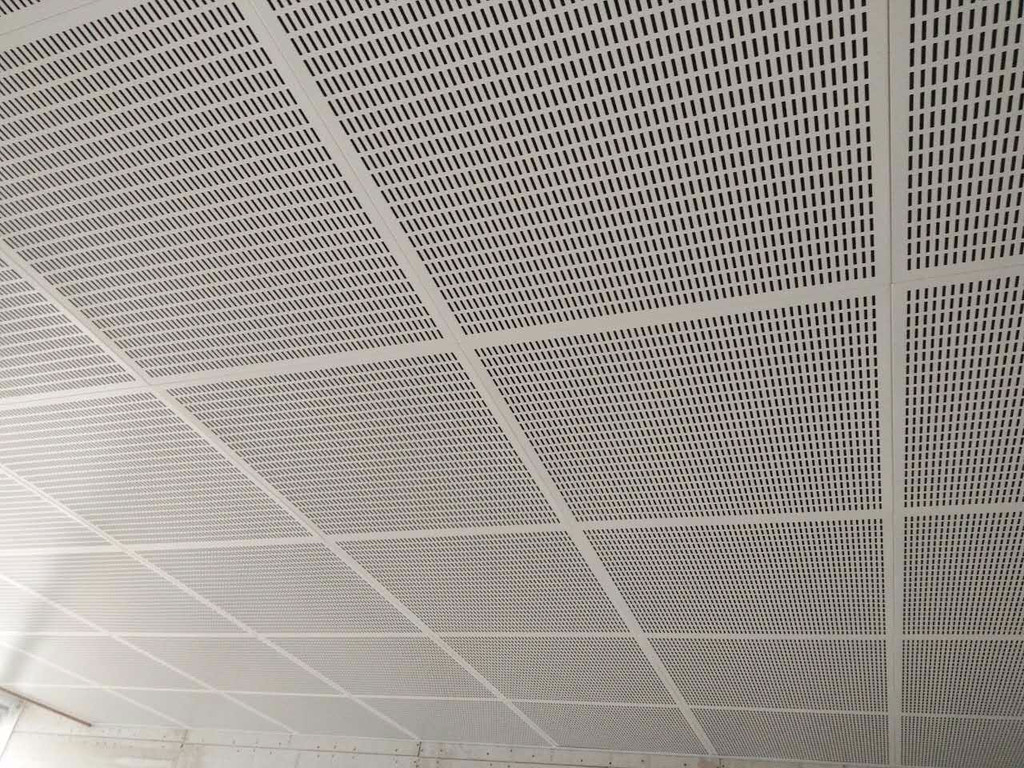 沖孔鋁單板在鋁單板中擔(dān)任什么角色
